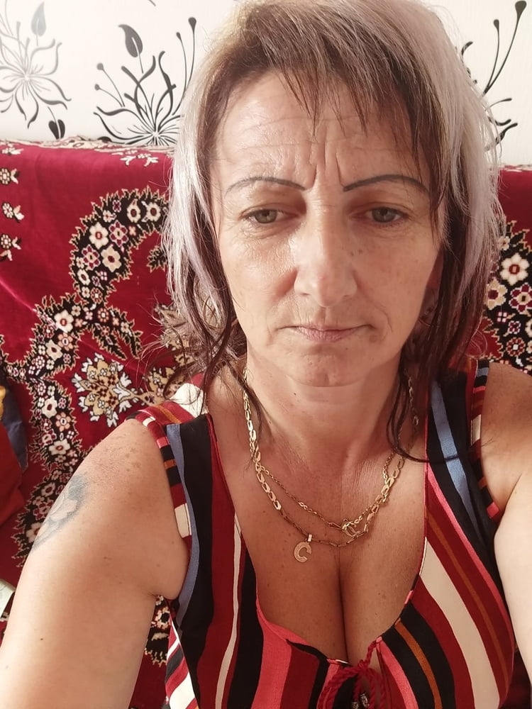 ルーマニア人女性 68 ルーマニアのお母さん（しわくちゃの顔で
 #93042994