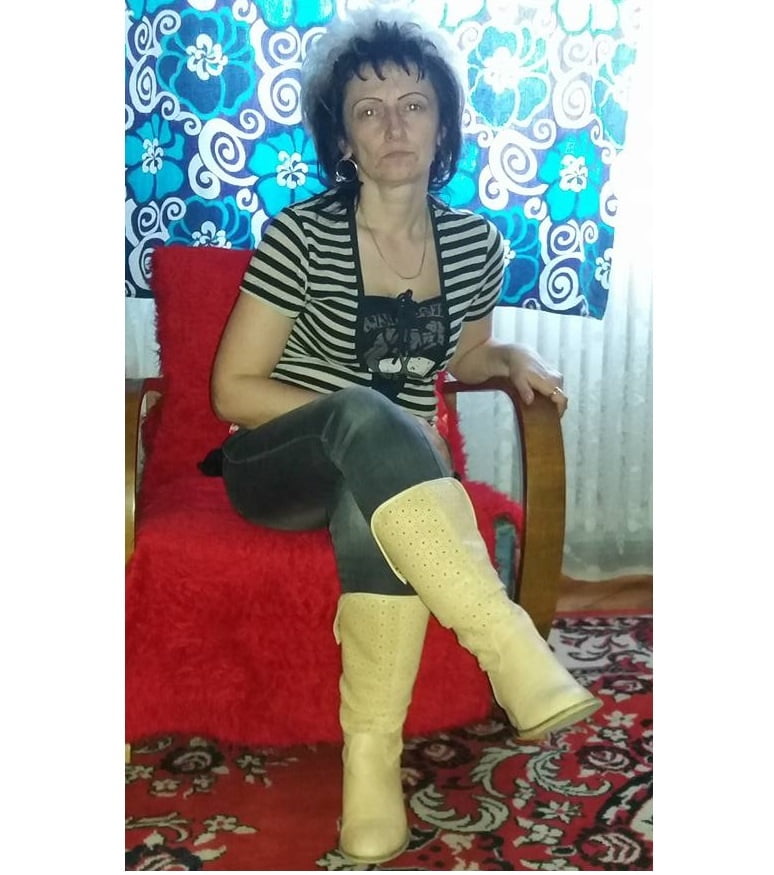 ルーマニア人女性 68 ルーマニアのお母さん（しわくちゃの顔で
 #93043052