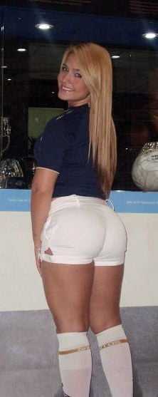 Bellezas voluptuosas 2
 #81535406