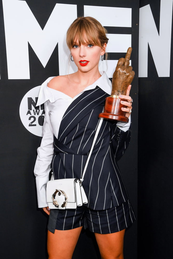 Taylor Swift - NME Awards &#039;20 #105802837