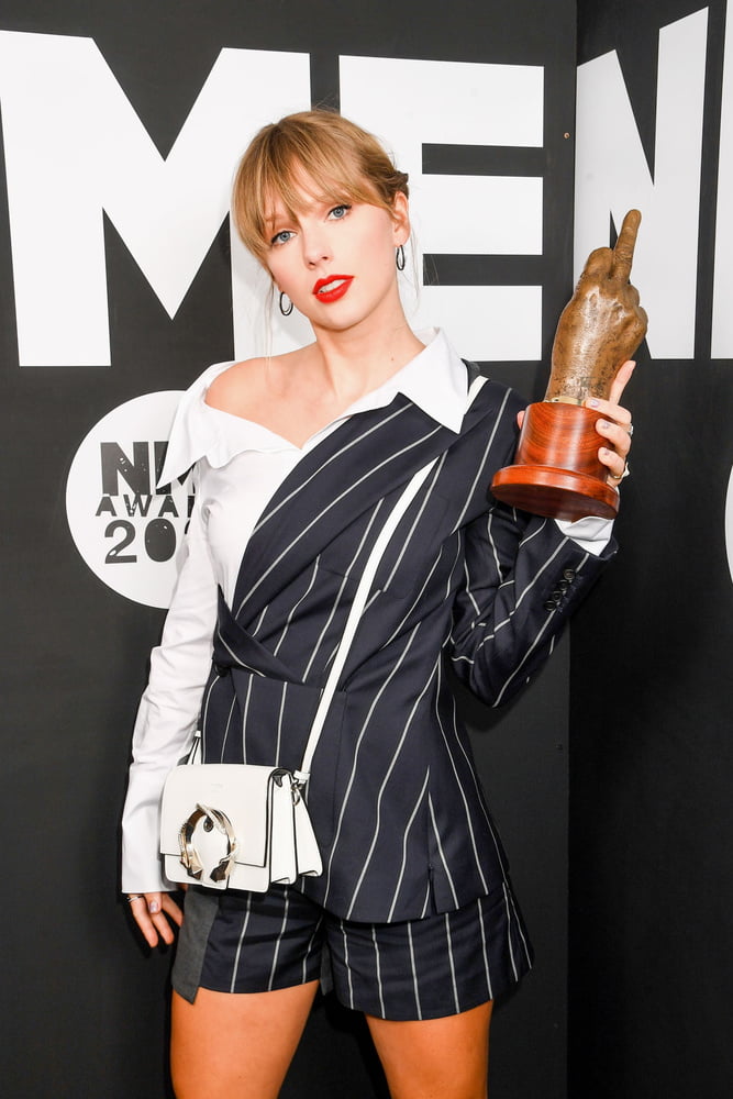 Taylor Swift - NME Awards &#039;20 #105802839