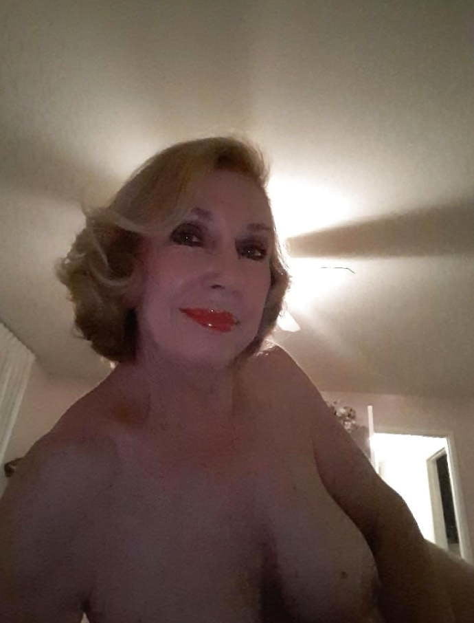 Amateur gilf
 #105254215