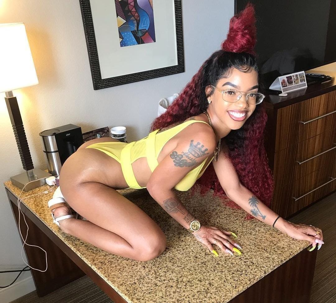 Rozay Molly desnuda #108168215