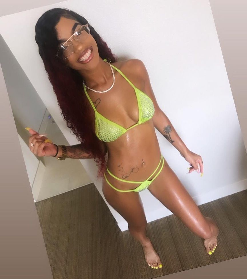 Rozay Molly desnuda #108168219