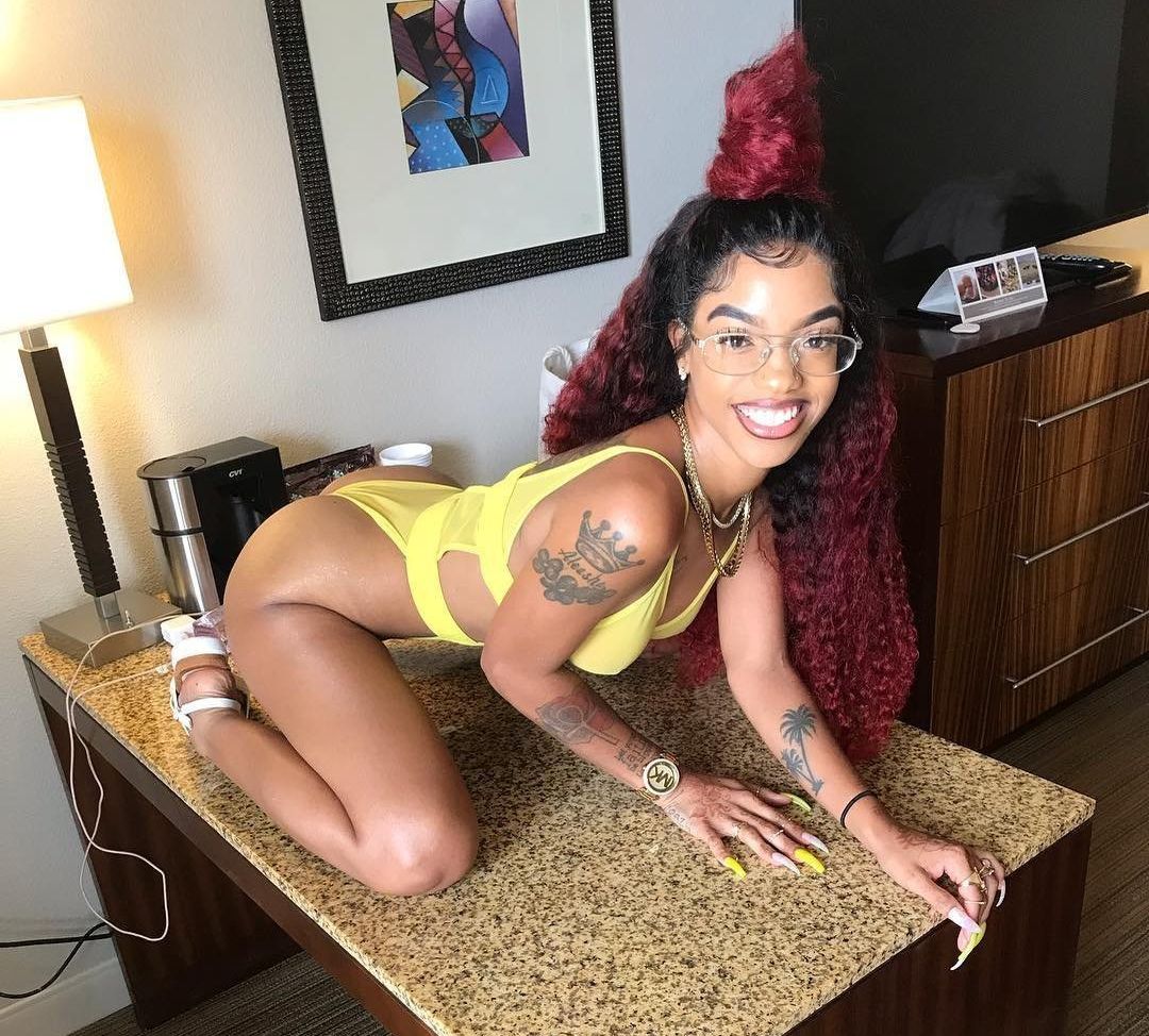 Rozay Molly desnuda #108168222