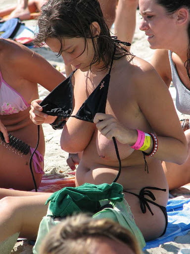 Voyeur - Hot moms at the beach #2 #100290152