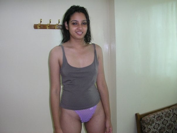 Nisha schlank sexy Mädchen
 #90054338