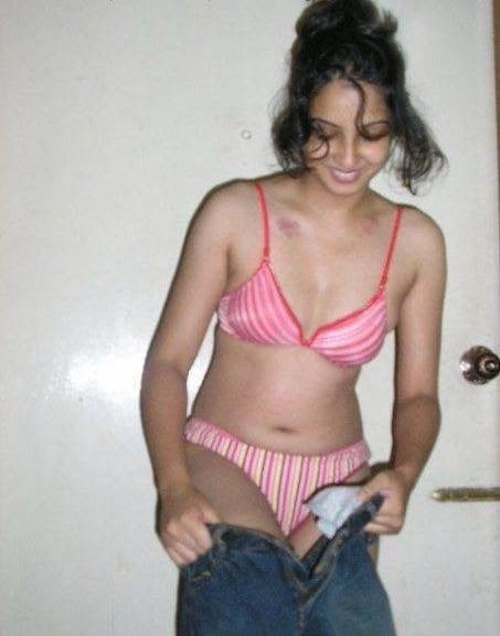 Nisha schlank sexy Mädchen
 #90054347