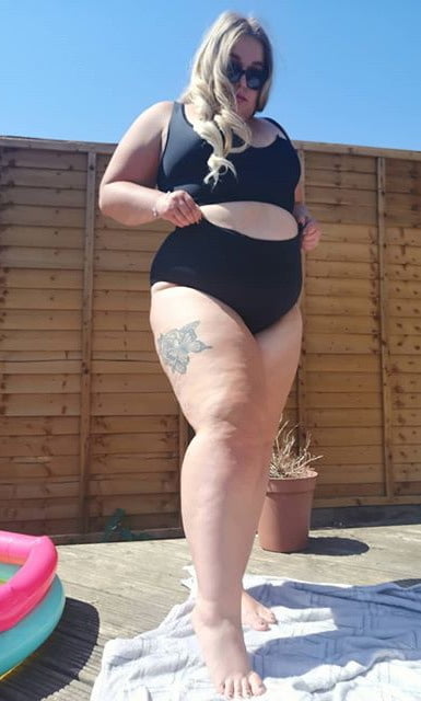 Full thighs in the mini 1524 #91005447