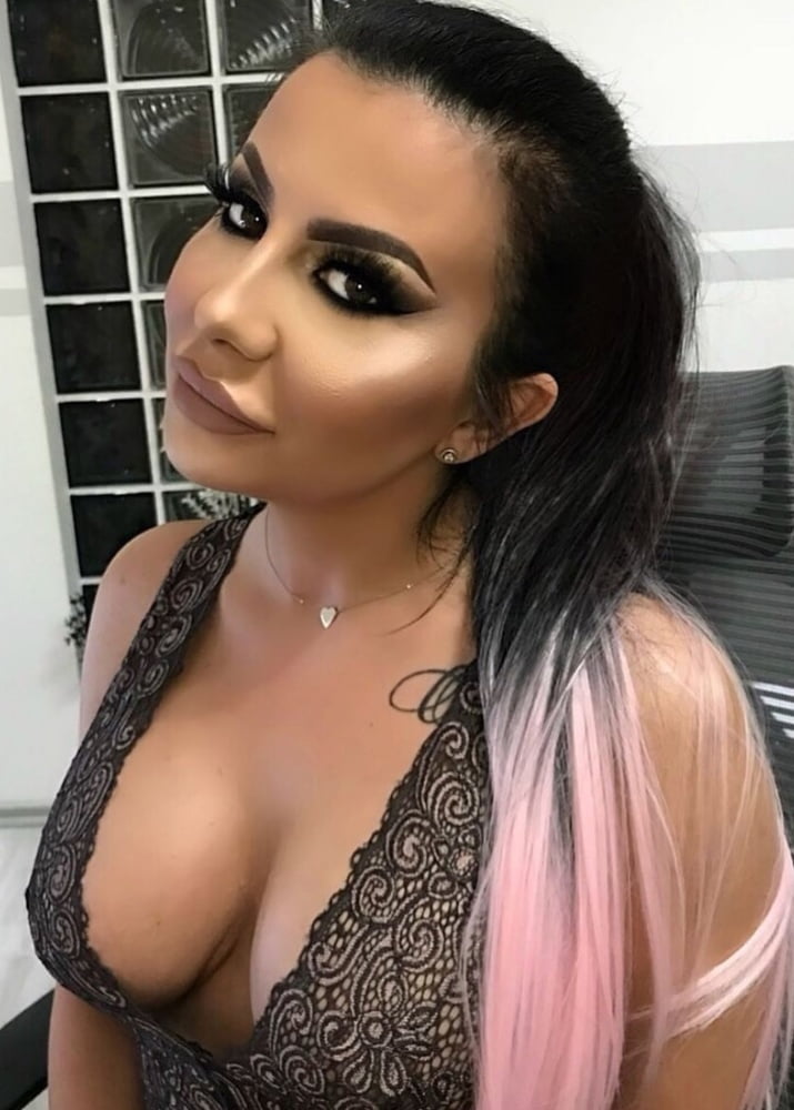 Olja bajrami cantante bosnia caliente
 #100556070