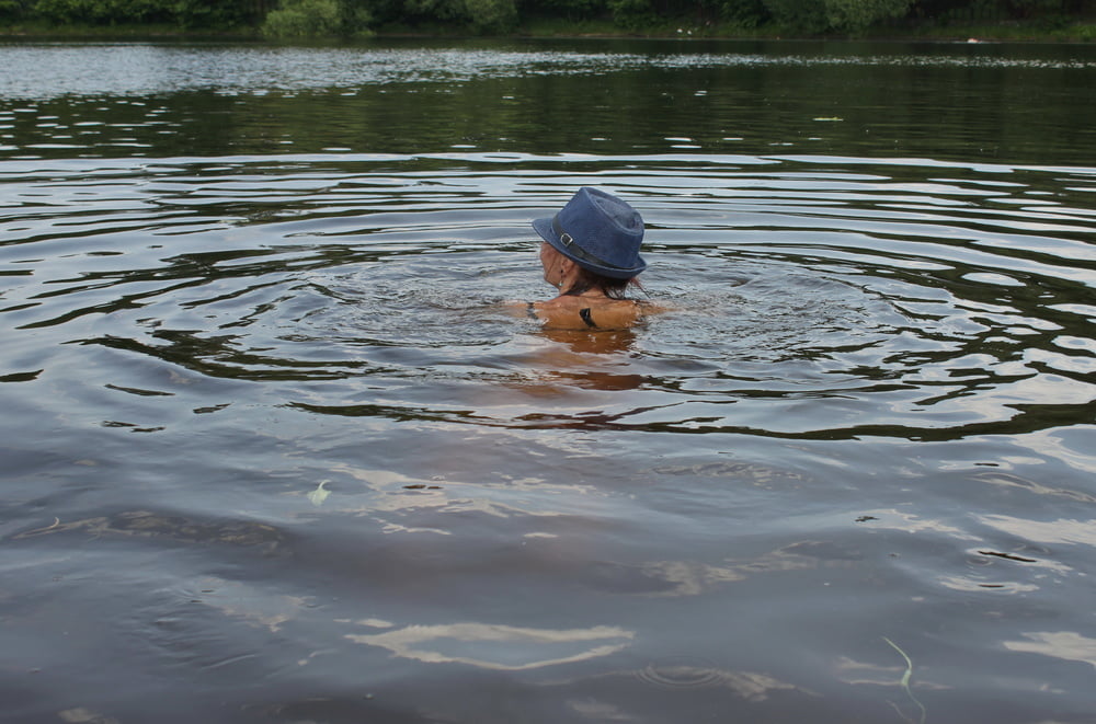 Bañándose en el estanque timiryazev
 #94522376