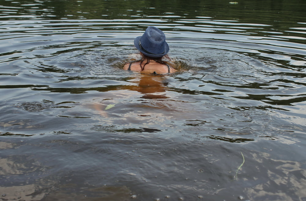 Bañándose en el estanque timiryazev
 #94522379