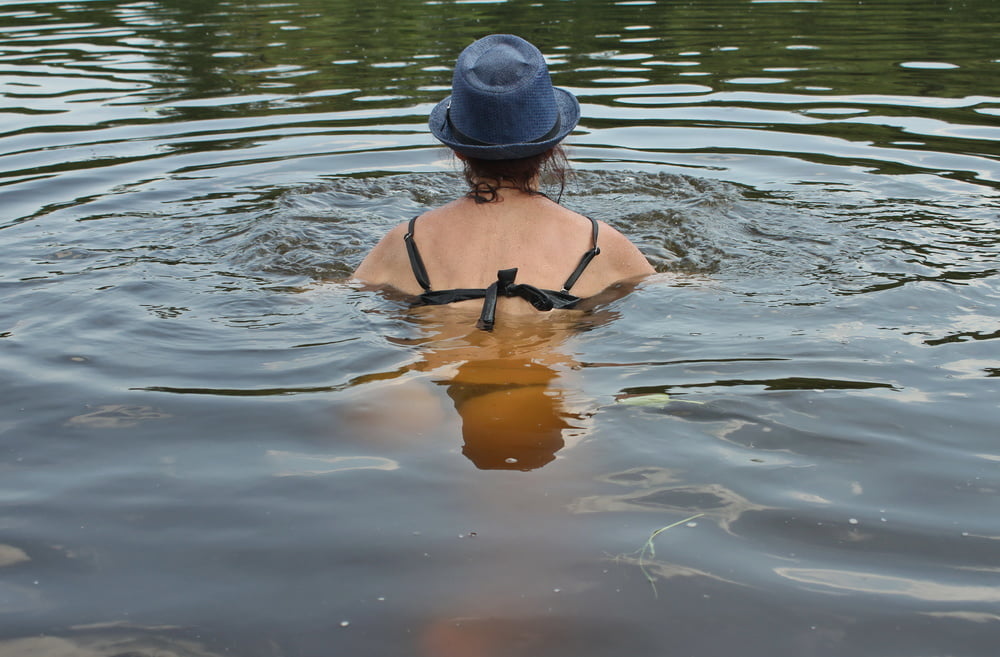 Bañándose en el estanque timiryazev
 #94522382