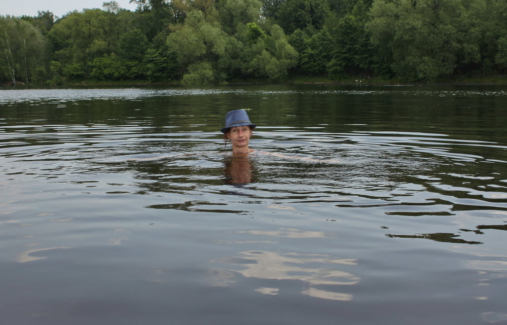Bañándose en el estanque timiryazev
 #94522385