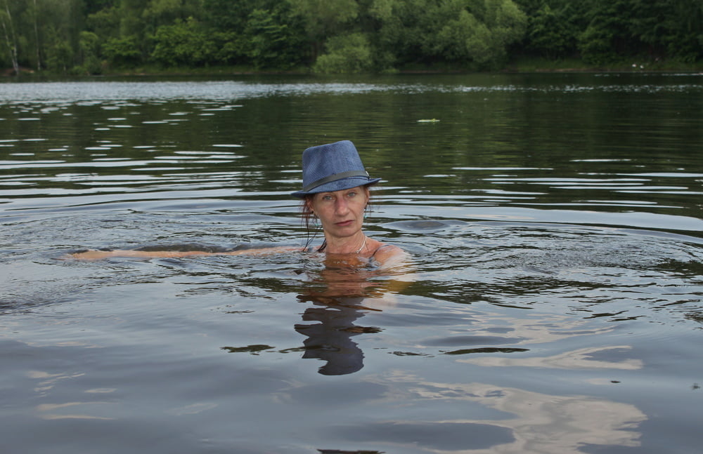 Bañándose en el estanque timiryazev
 #94522388