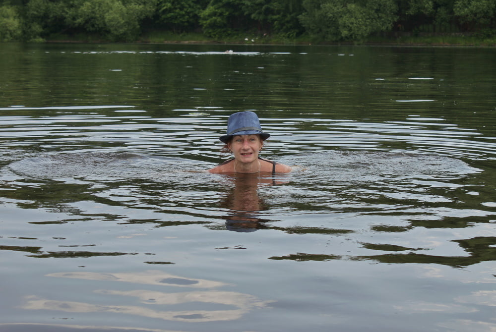 Bathing in Timiryazev-pond #94522404