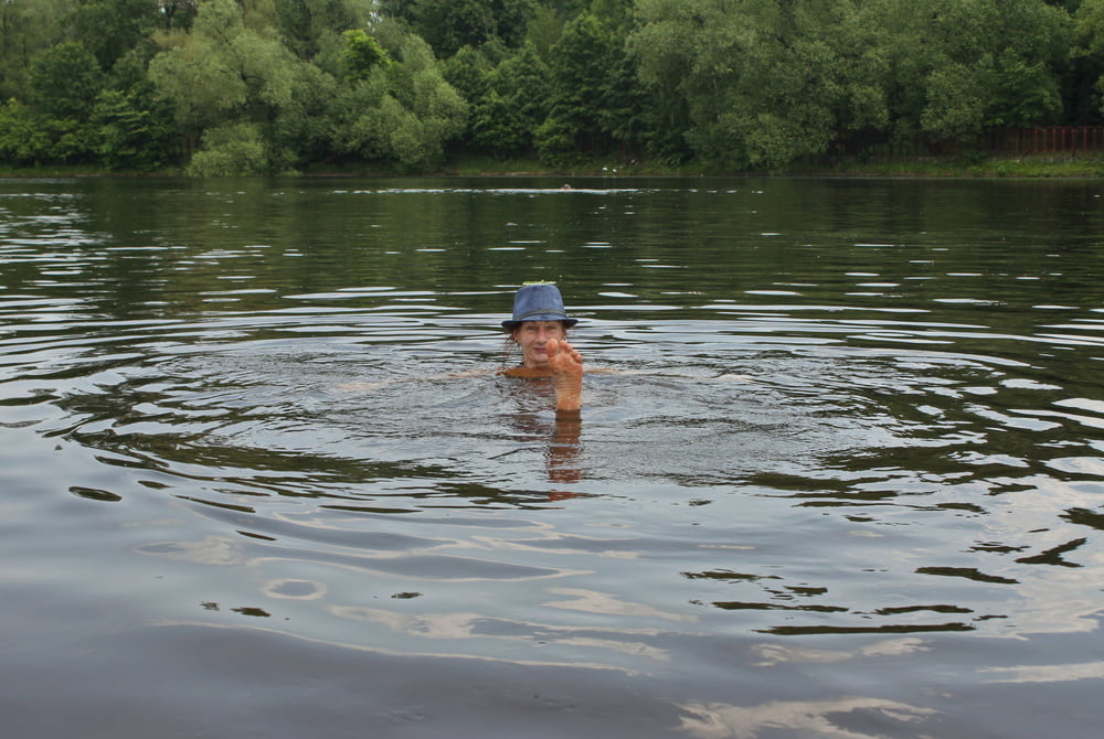 Bañándose en el estanque timiryazev
 #94522407