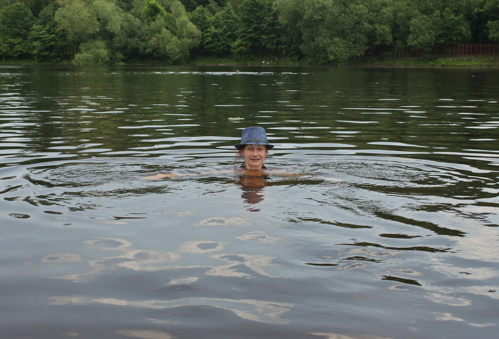 Bañándose en el estanque timiryazev
 #94522410
