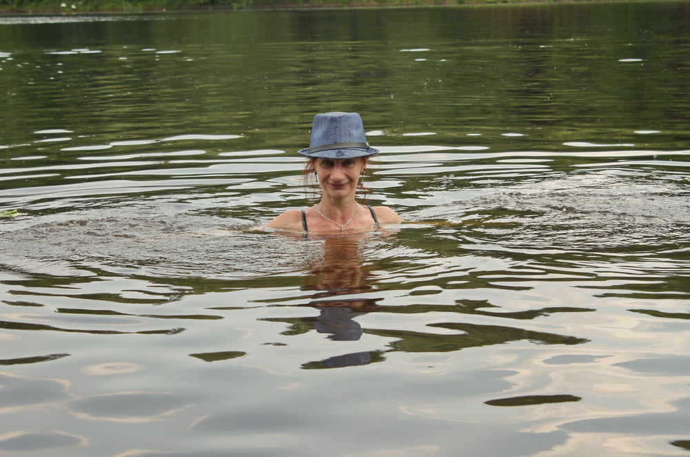 Bañándose en el estanque timiryazev
 #94522434
