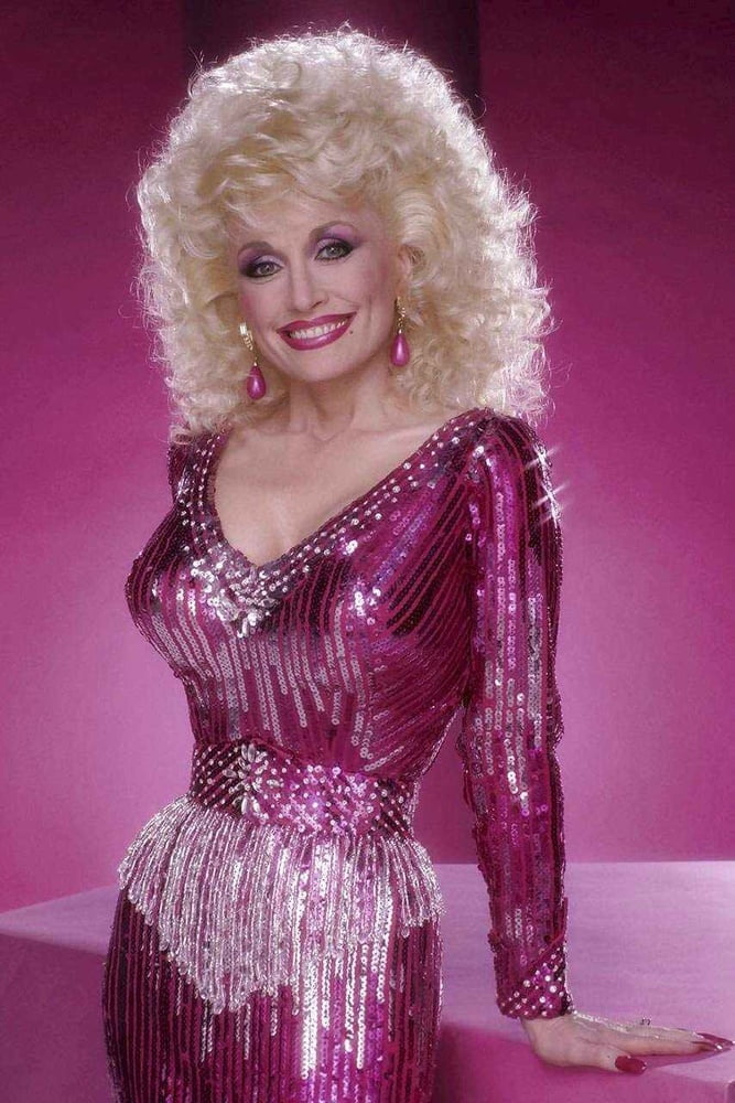 Young Dolly Parton #90743032