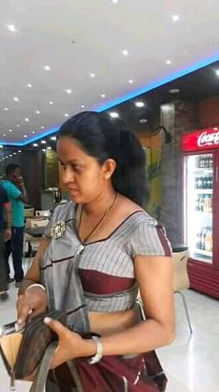 Sl hot saree road capture fb 5
 #81913293