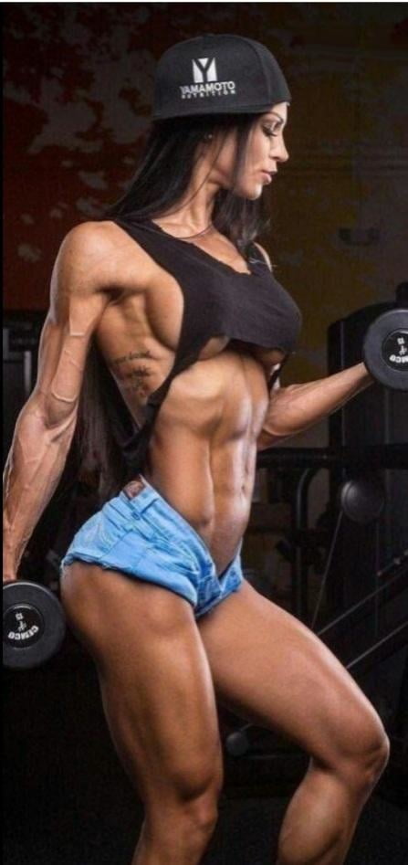 Wunderschöne muskulöse Frauen
 #89713745
