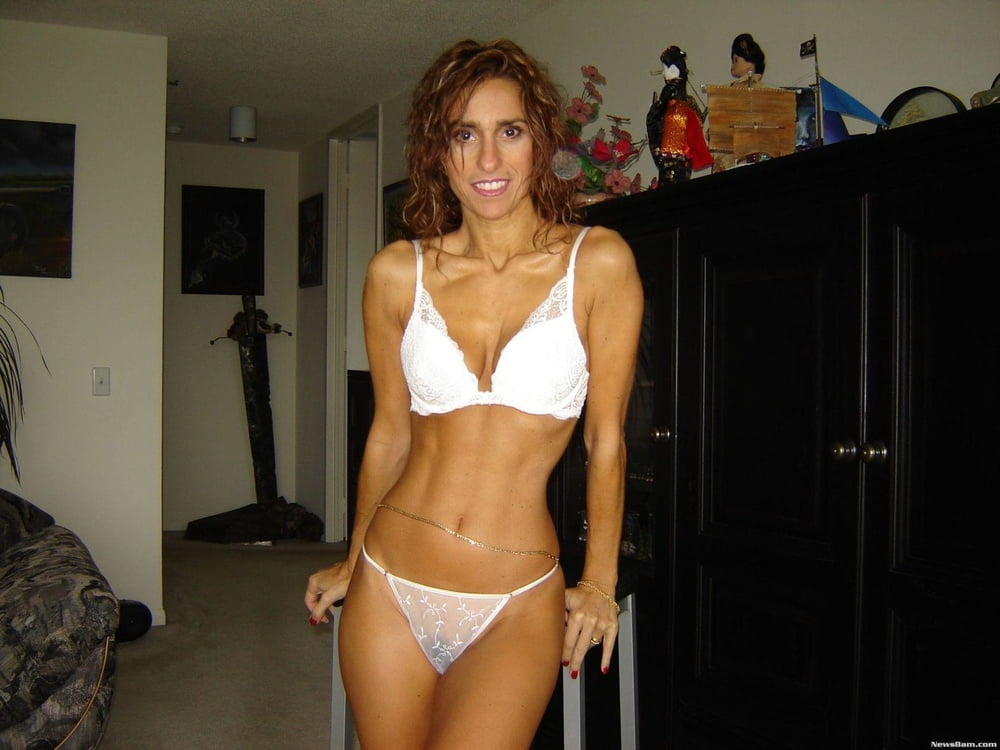 Skinny milf posing
 #106280521