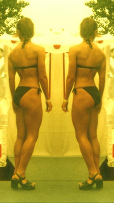 Kim travaille minuscule bite noire durcissant bikini à barrangas
 #99301486
