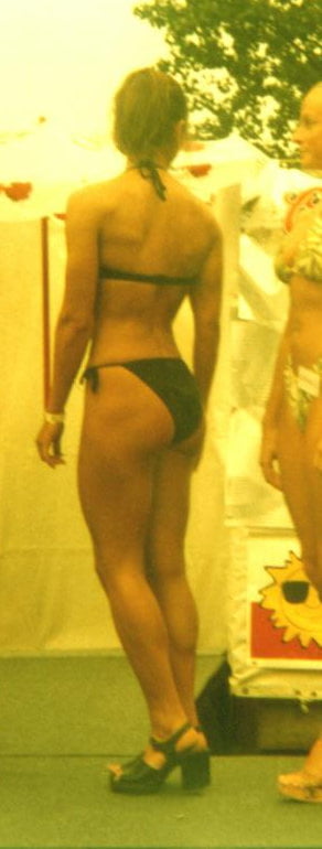 Kim travaille minuscule bite noire durcissant bikini à barrangas
 #99301504
