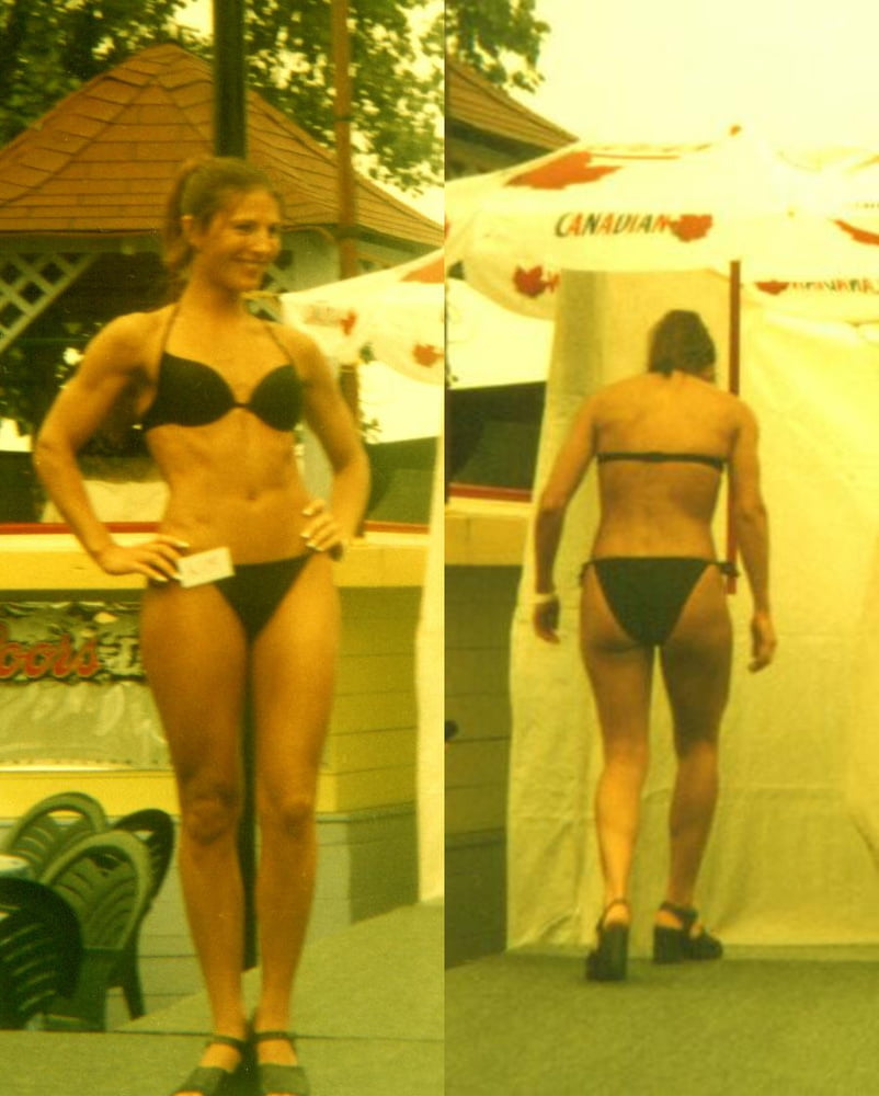 Kim travaille minuscule bite noire durcissant bikini à barrangas
 #99301508
