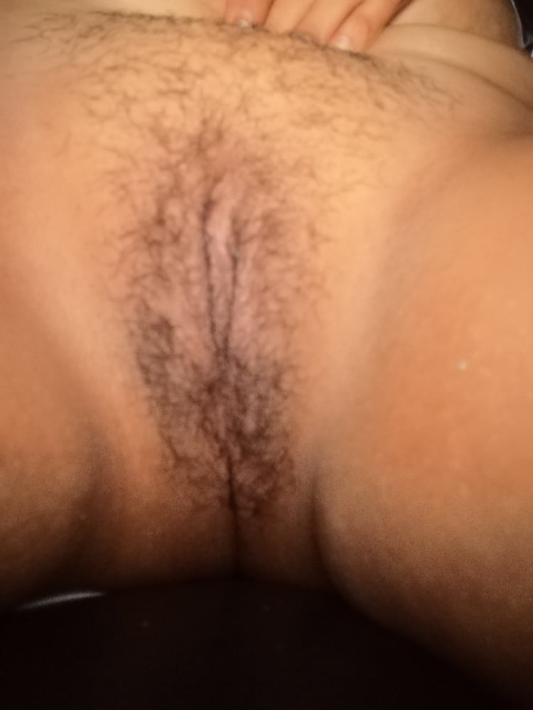 Me masturbo mi vagina caliente
 #96560891