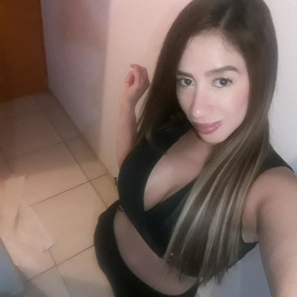 Latina diosa 1
 #97152695