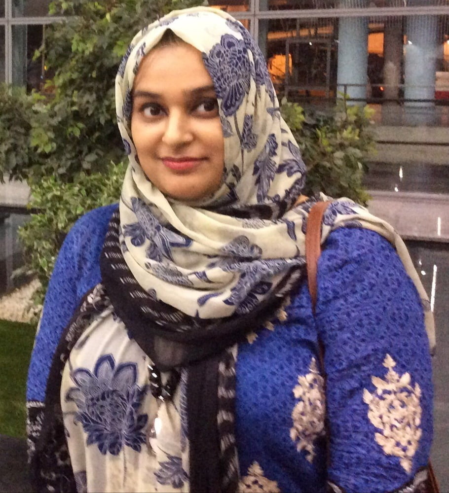 Hijab bhabhi indische Frau nackt
 #89700331