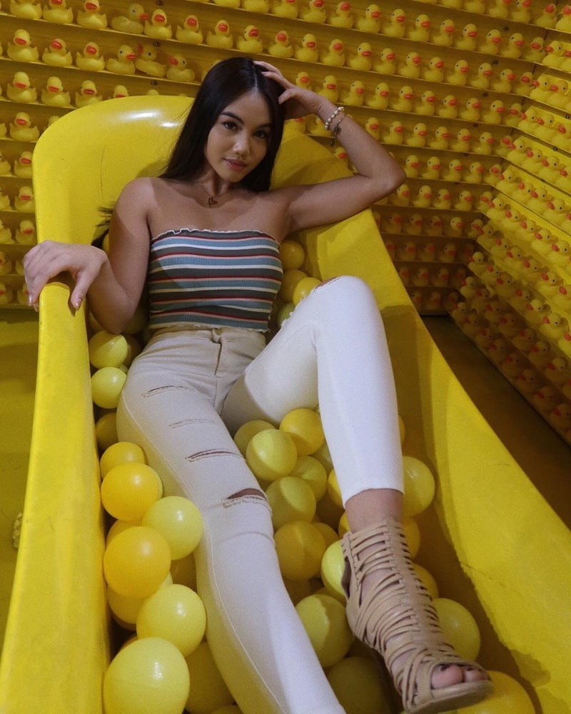 Insta-Babe 23
 #101106221