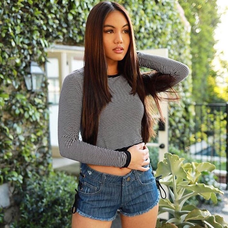 Insta-Babe 23
 #101106491