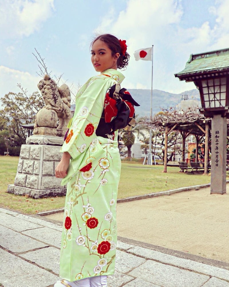 Insta-Babe 23
 #101106497