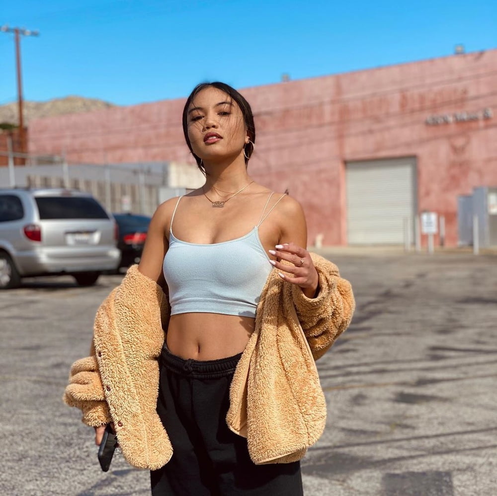 Insta-Babe 23
 #101106671