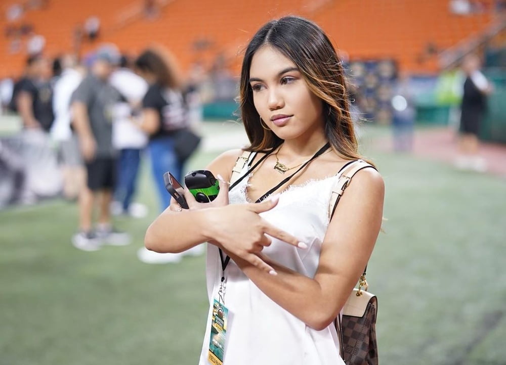 Insta-Babe 23
 #101106695