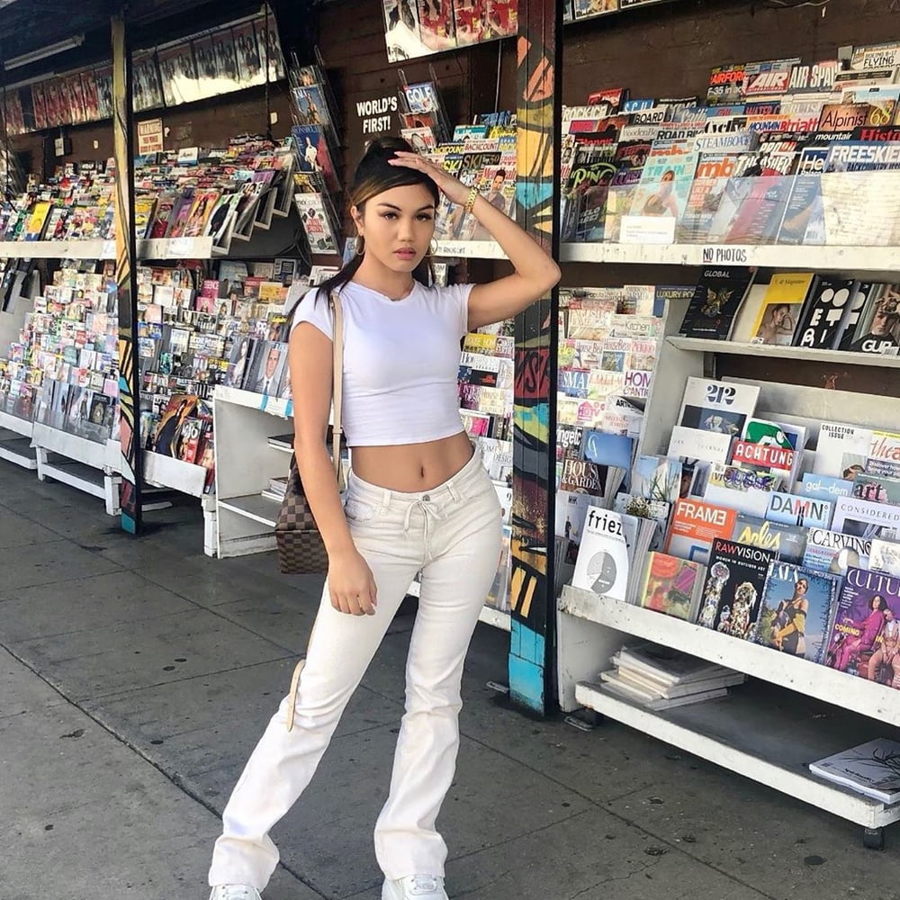 Insta-Babe 23
 #101106753