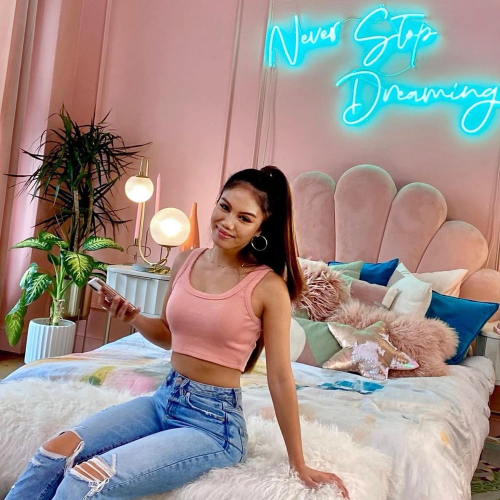 Insta-Babe 23
 #101106828