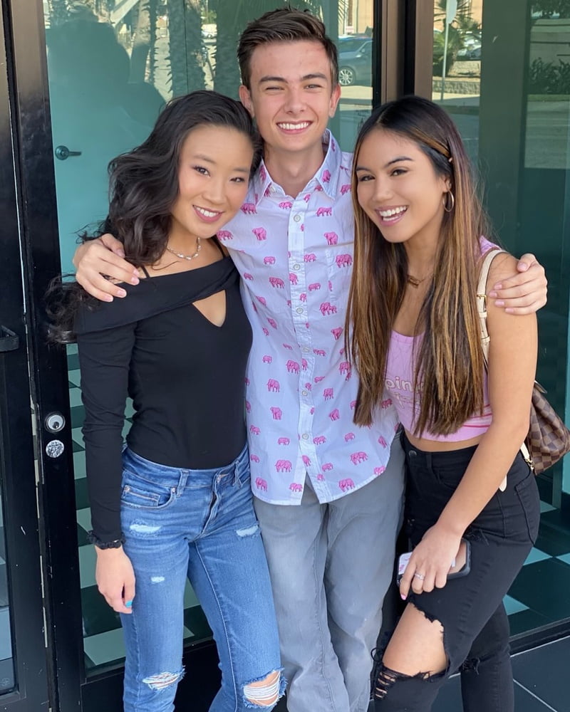 Insta-Babe 23
 #101106844