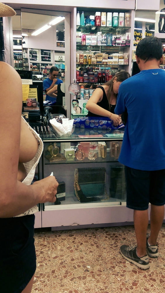 Sideboobs 2
 #88080656