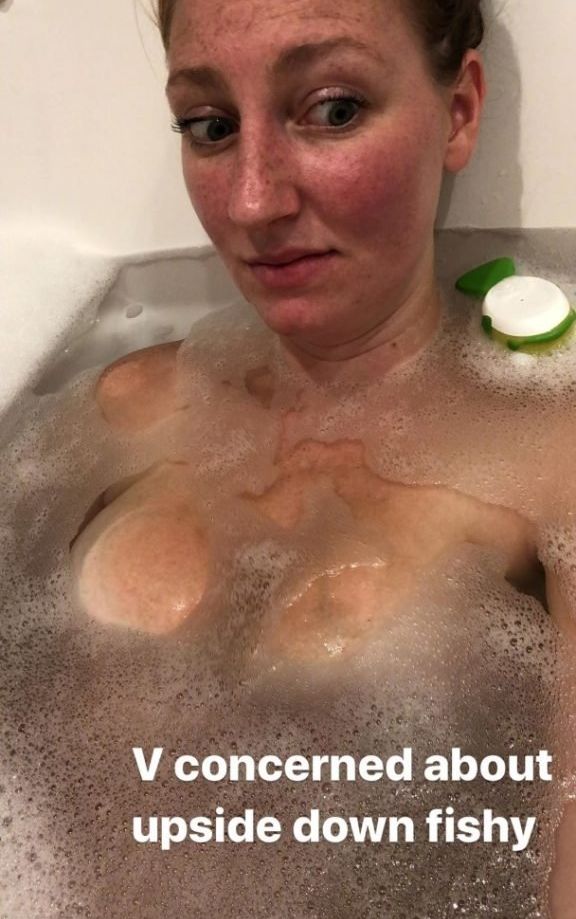 Bustybeerbaby desnuda #108239785