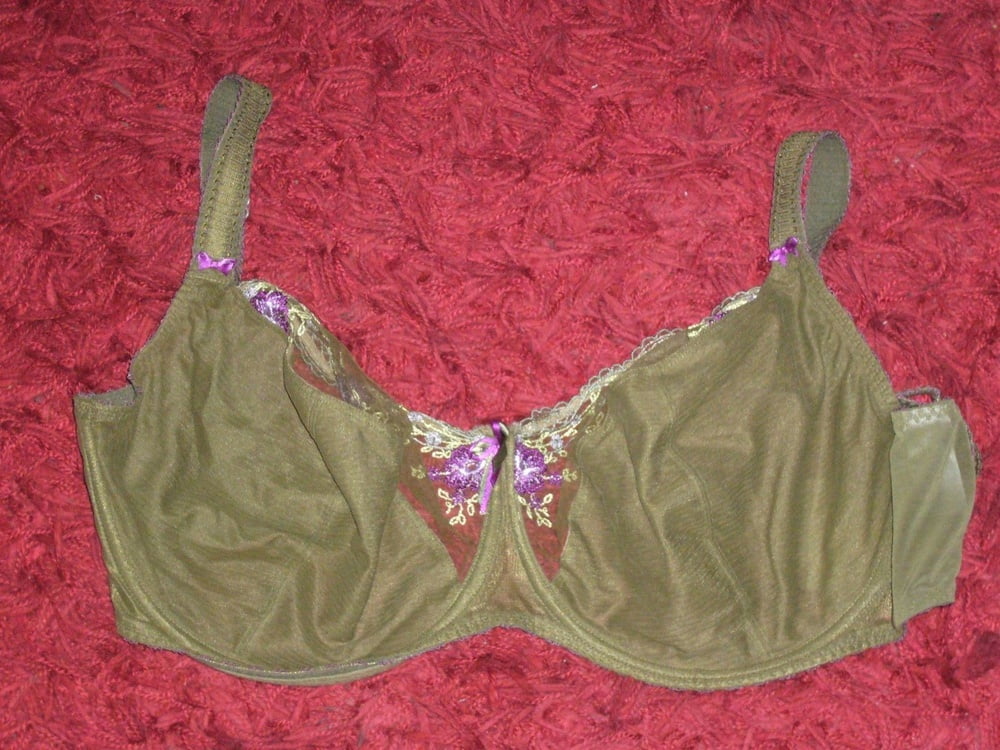 Used J-K cup bras #104267982