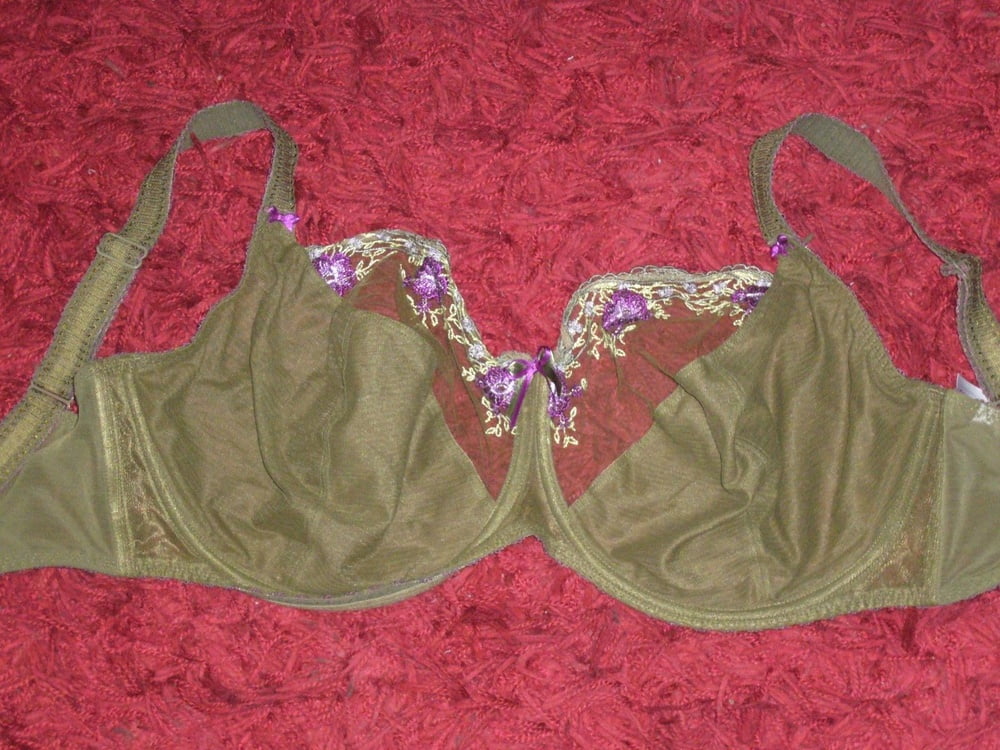 Used J-K cup bras #104267985
