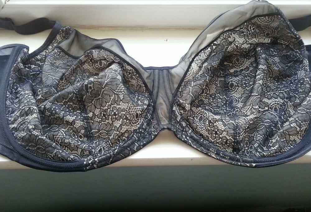 Used J-K cup bras #104268022