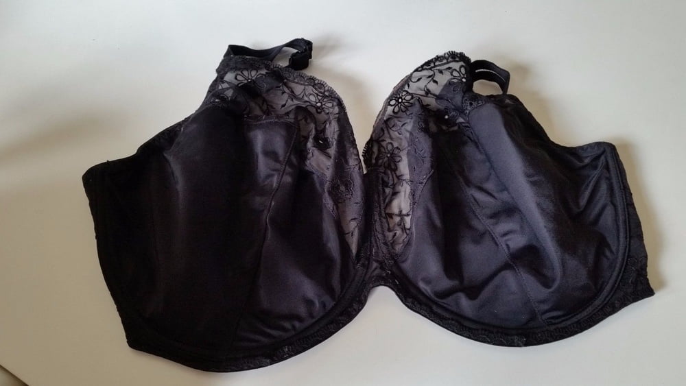 Used J-K cup bras #104268039