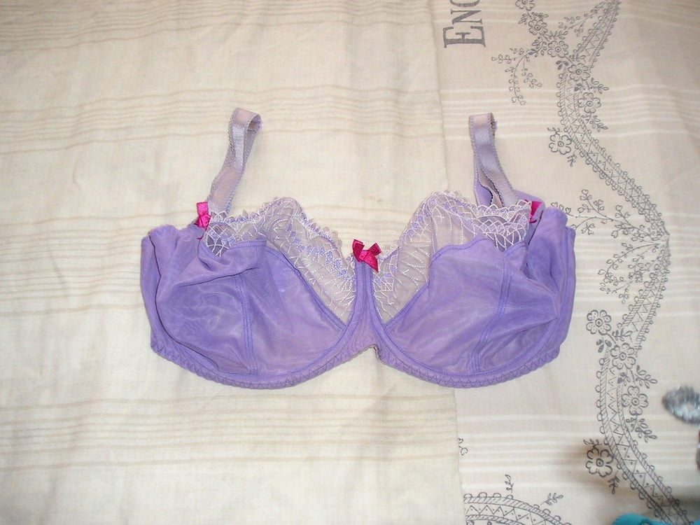 Used J-K cup bras #104268046