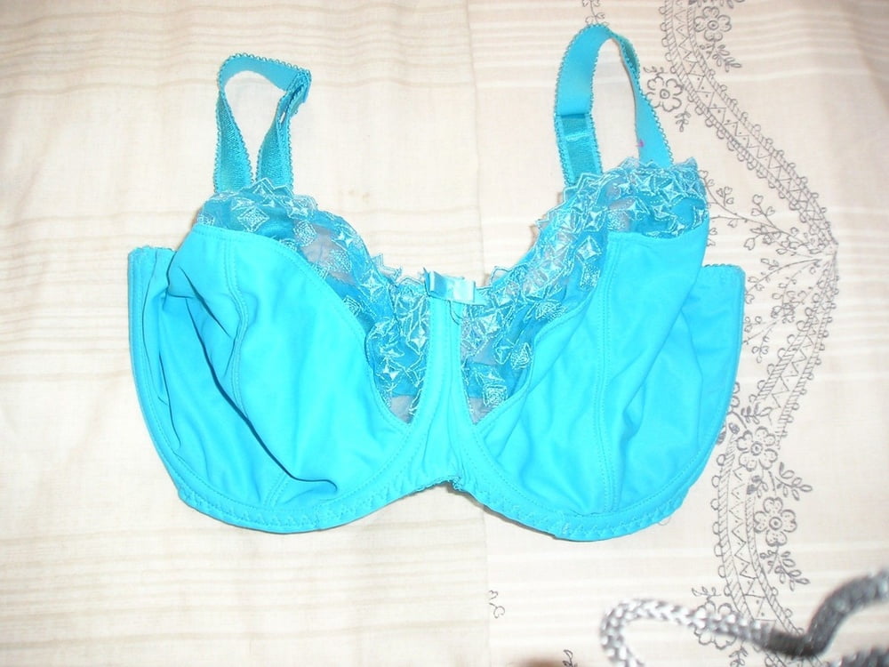 Used J-K cup bras #104268048