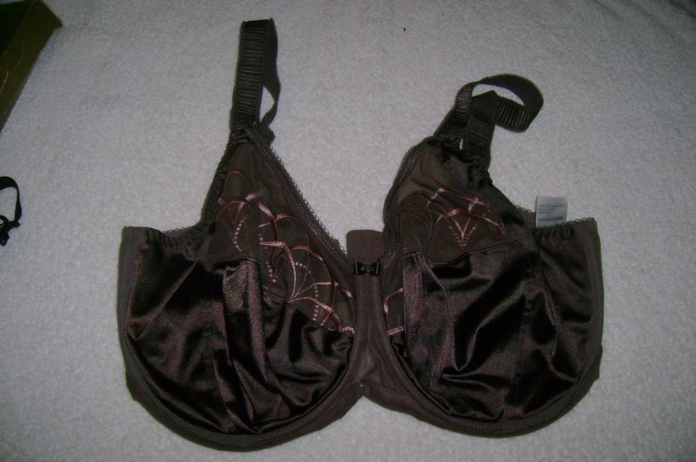Used J-K cup bras #104268114